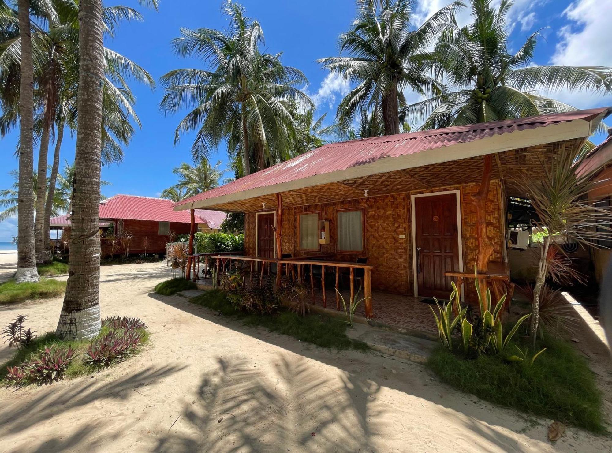 Beach Placid Resort Powered By Cocotel Ocoy Exterior photo